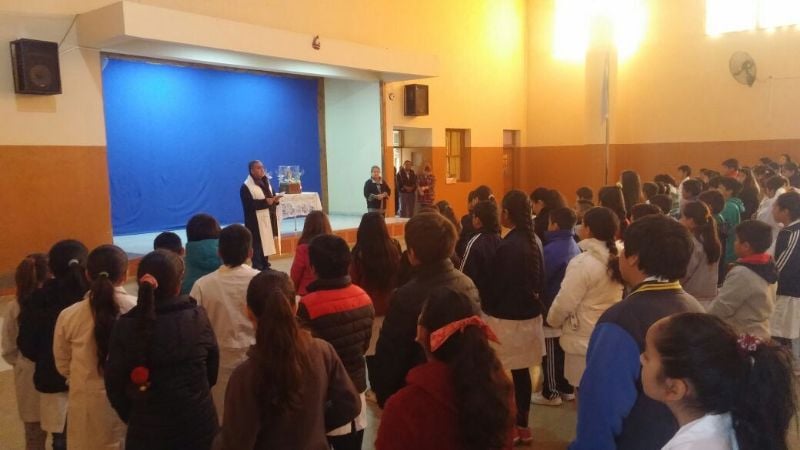 La imagen peregrina de la Virgen de Luján visitó escuelas primarias