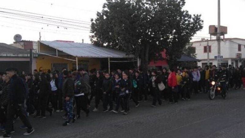 Los colegios Virgen del Valle y Virgen Niña peregrinaron a la Gruta