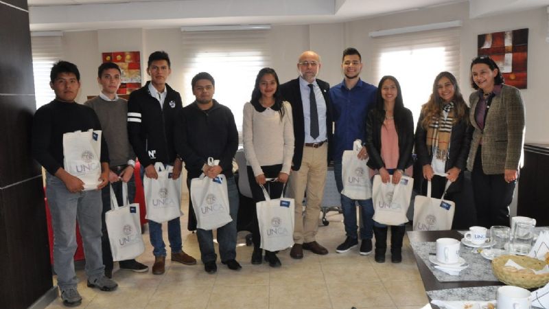 El rector Flavio Fama recibió a estudiantes extranjeros