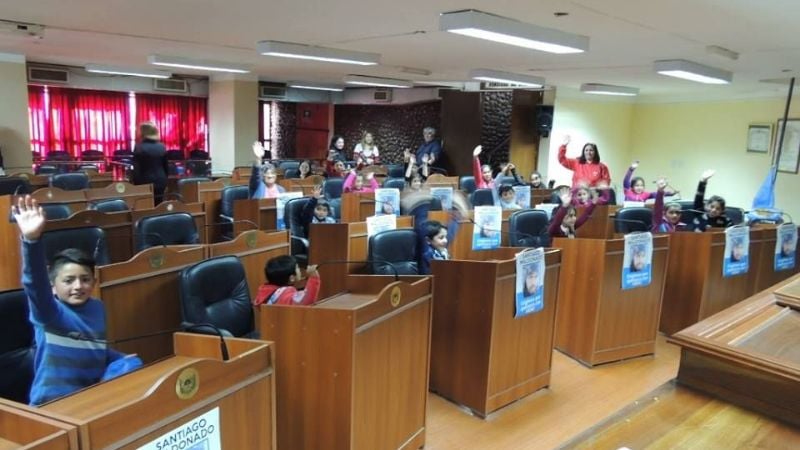 Alumnos de San Antonio de Paclín visitaron la Legislatura