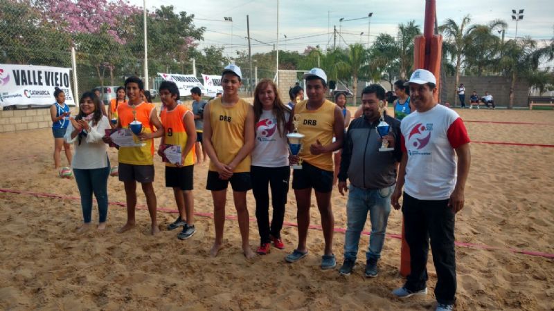 Se jugaron las finales de fútbol y vóley playa de los Juegos Interescolares
