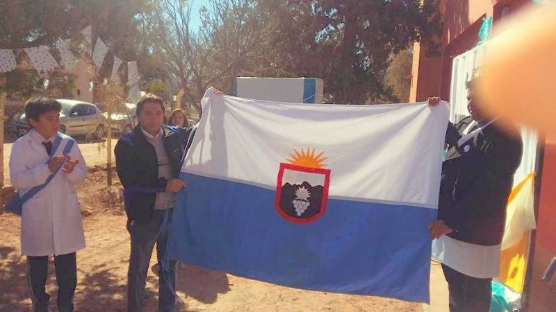 Copacabana: Presentaron la bandera de Tinogasta