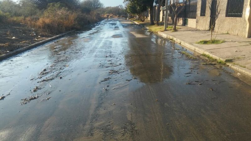 Reclamo de vecinos por pérdidas de agua