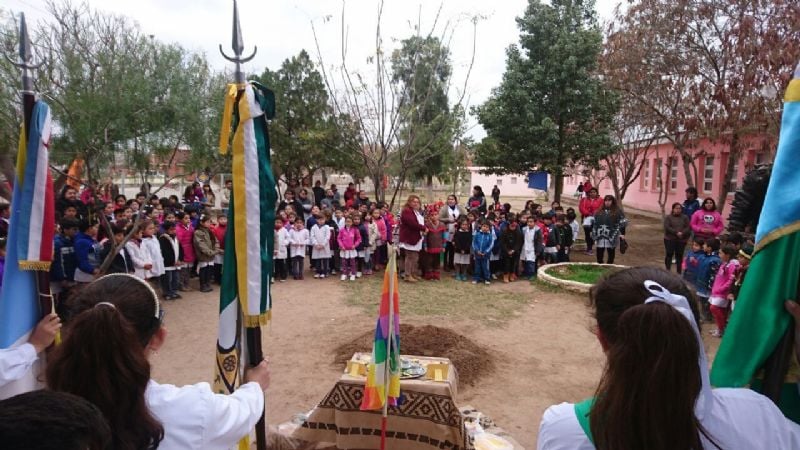 Por primera vez, la Escuela 280 celebró el "Día de la Pachamama"