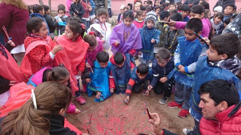 Por primera vez, la Escuela 280 celebró el "Día de la Pachamama"