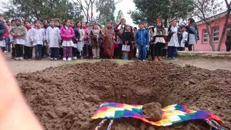 Por primera vez, la Escuela 280 celebró el "Día de la Pachamama"