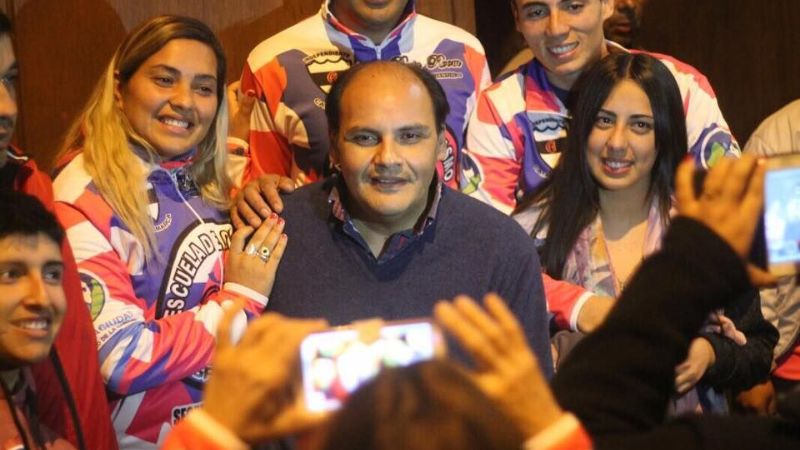 Gustavo Saadi convocó a jóvenes en una charla informal