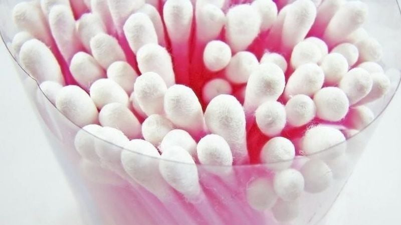 Prohíben la venta y el uso de dos marcas de hisopos