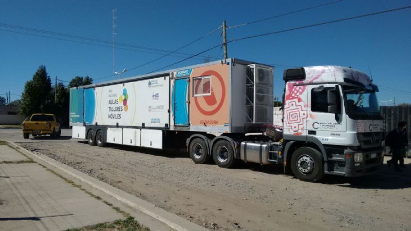 Ya está en Recreo el Aula Móvil Taller