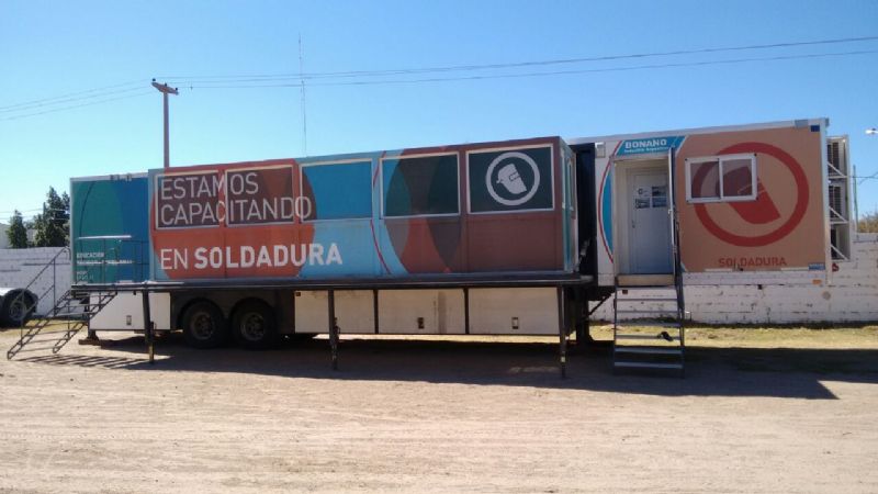 Ya está en Recreo el Aula Móvil Taller