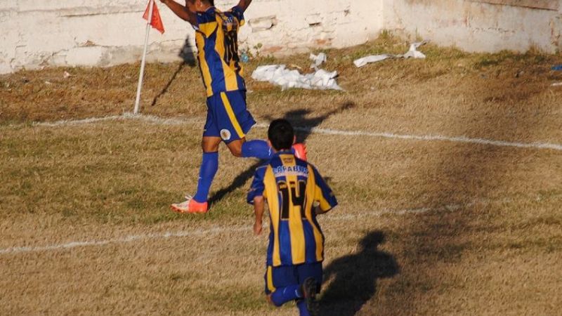 Triunfos “Divino” y del “Negro” cerraron la 1ra. fecha