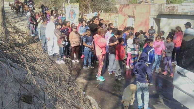 Procesión en honor al Divino Niño Jesús en Villa Eumelia
