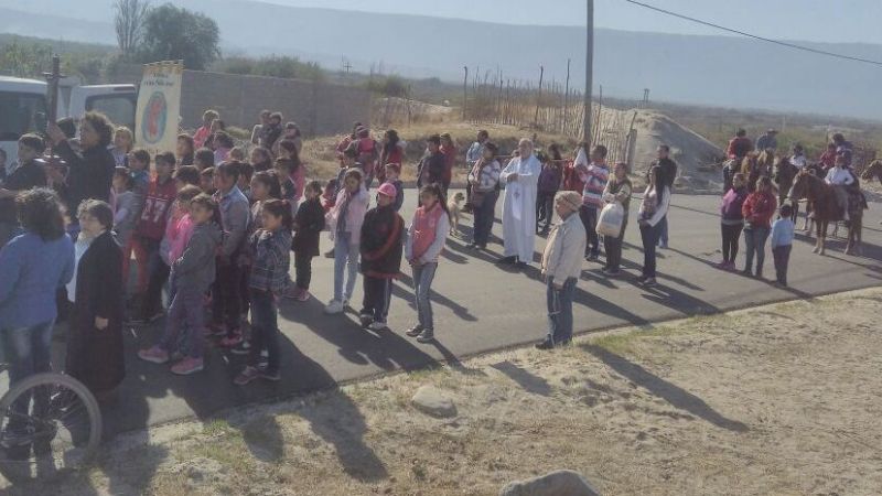 Procesión en honor al Divino Niño Jesús en Villa Eumelia