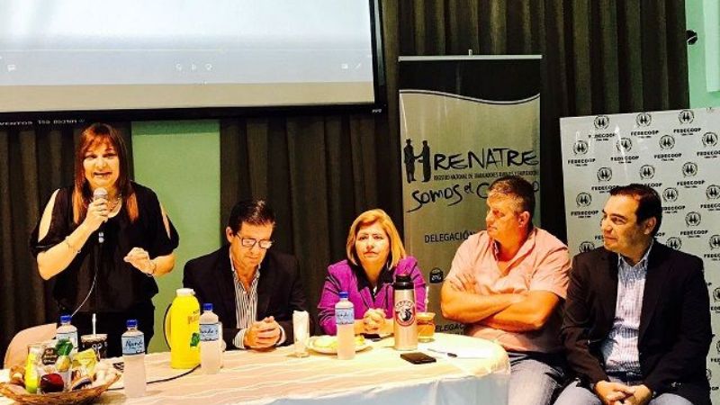 Juárez encabezó foro de Economías Regionales en Corrientes