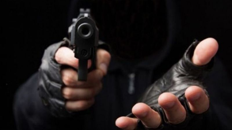 Atrapan a un asaltante con un arma de fuego