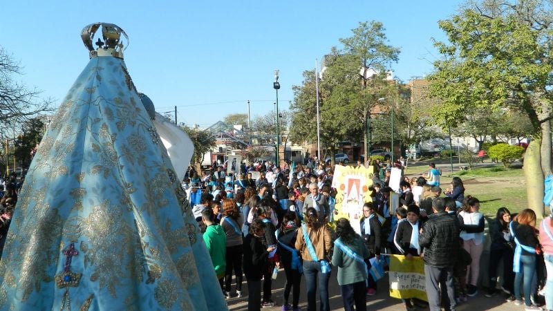 Multitudinaria peregrinación de la parroquia de Paclín a la Catedral