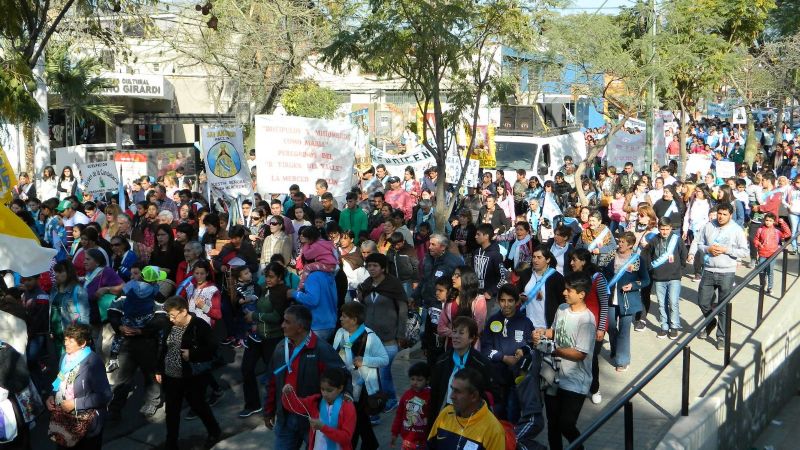 Multitudinaria peregrinación de la parroquia de Paclín a la Catedral