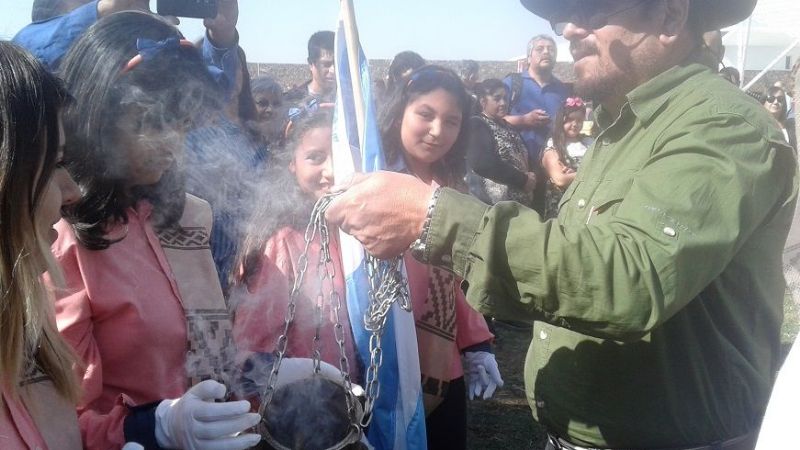 Lucía pidió “por Catamarca” en la “corpachada” de la Autonomía