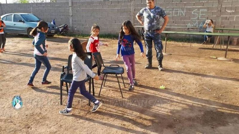Personal policial festejó el Día del Niño en Valle Viejo