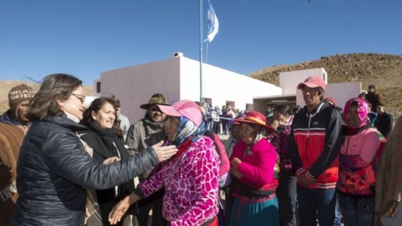 “Gracias a la gobernadora nuestros hijos y nietos se educarán”