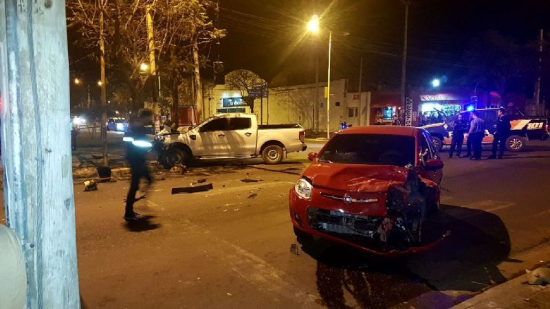 Violento choque en Perón e Illia