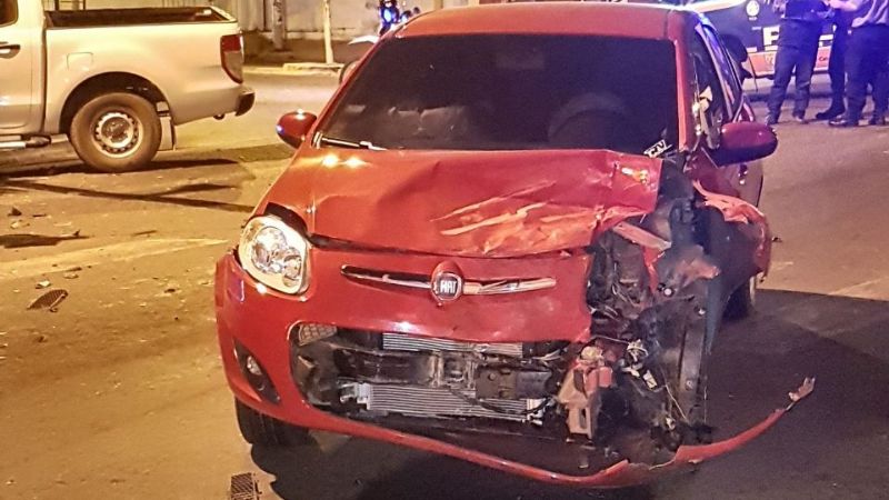 Violento choque en Perón e Illia