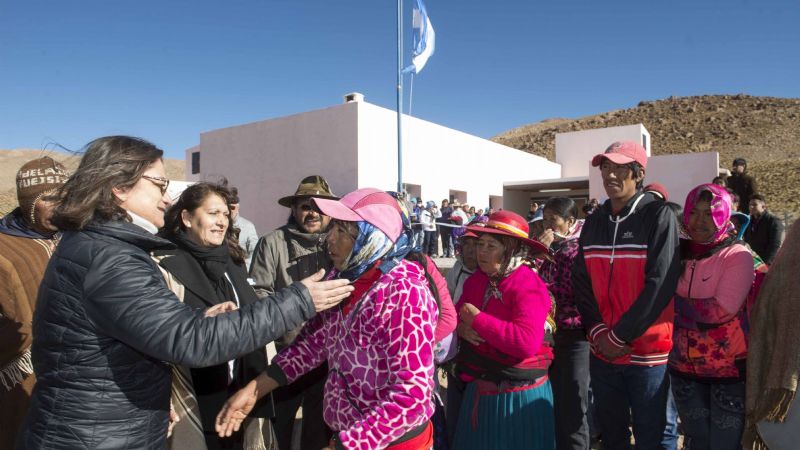 La histórica visita de Lucía, donde ningún gobernador había llegado