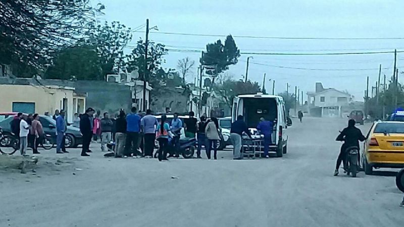 Chocaron remis y moto