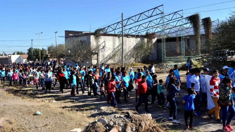 Multitudinaria caminata en el Norte de la ciudad