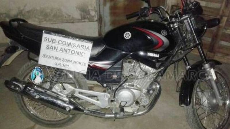 Golpearon a una joven para robarle el celular