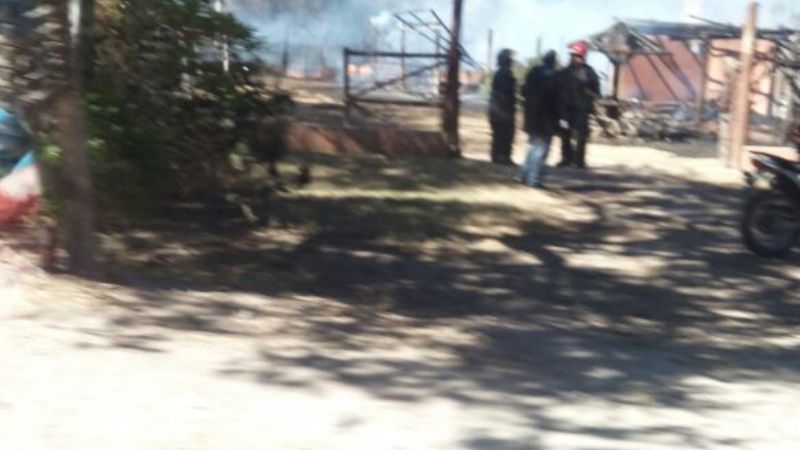 Se incendió un salón de fiestas en la ruta 1