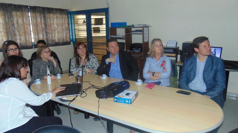 Coordinan acciones para incorporar a la provincia de una fisiatra