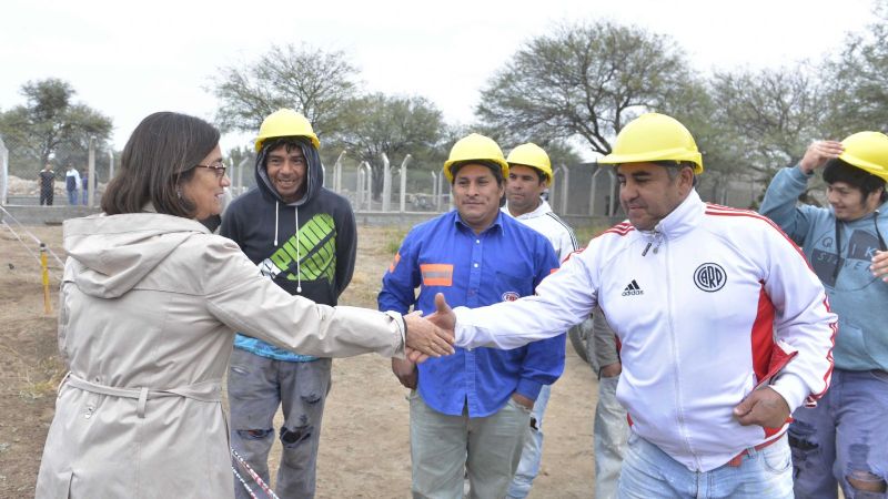 Lucía visitó la zona donde se construirá el barrio Valle Hermoso