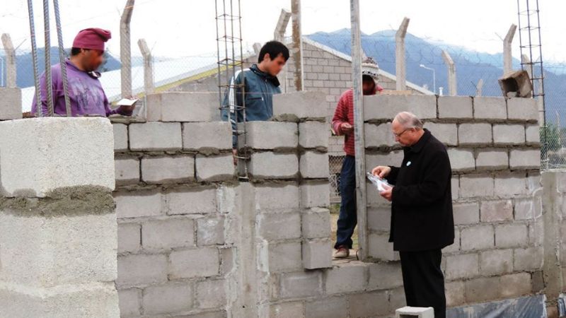 El Obispo visitó la obra en construcción de la capilla en el Servicio Penitenciario