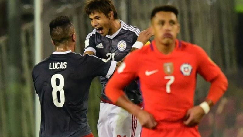 Paraguay goleó a Chile y nos dio una mano