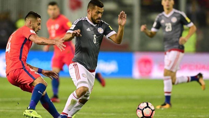 Paraguay goleó a Chile y nos dio una mano