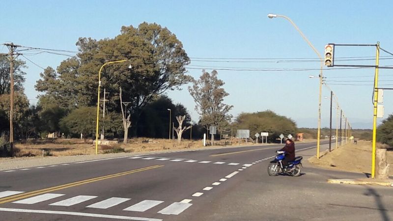 Intiman a retirar los semáforos y cámaras de ruta 38