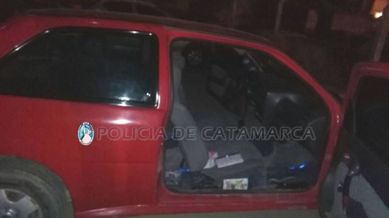 Ladrones escaparon y dejaron abandonada a su compañera