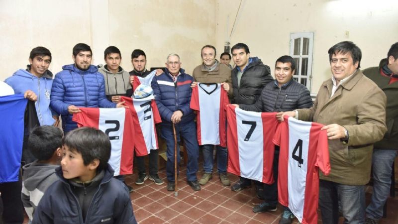 Cordero camina con propuestas en Paclín