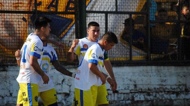 Enorme goleada 6-1 de “Poli” y caída del “Defe”