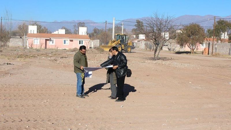 Proyectan una plazoleta y playón deportivo en Tinogasta