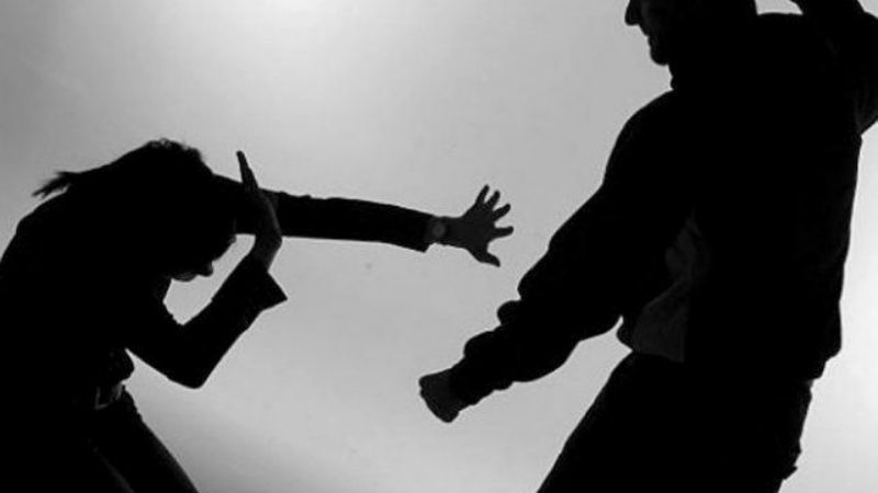 Agredió físicamente a su pareja y fue aprehendido