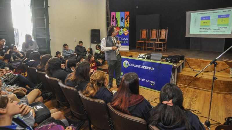 Jalil abrió la "III Conferencia Vocacional y Laboral”