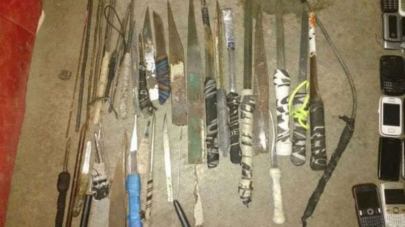 Requisa sorpresa en la cárcel: hallaron facas, celulares y macetas con cannabis