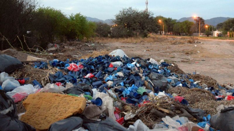 Malestar por basurales en inmediaciones de “La Casona”