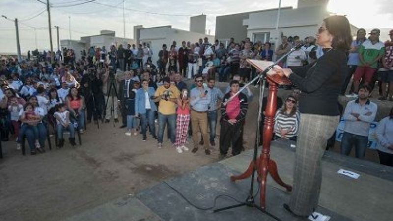 Corpacci entregó viviendas para otras 40 familias en Valle Chico