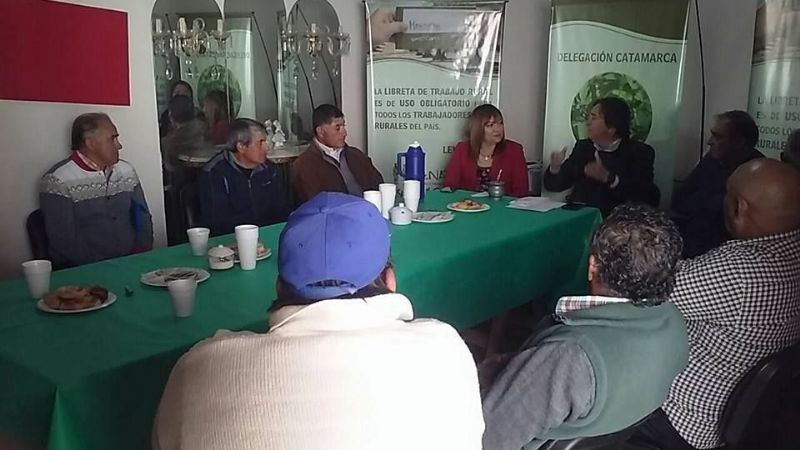 Reunión en el RENATRE con trabajadores rurales