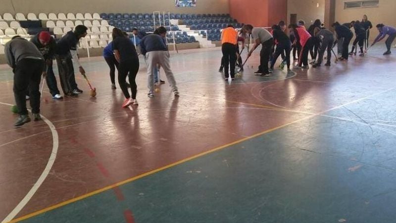 Capacitación de hockey formativo, en Pomán