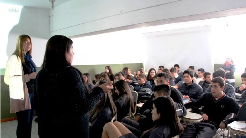 Campaña de concientización Diversión Segura en escuelas