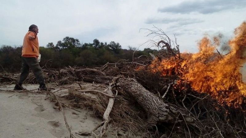 Limpieza conjunta en el río Paclín